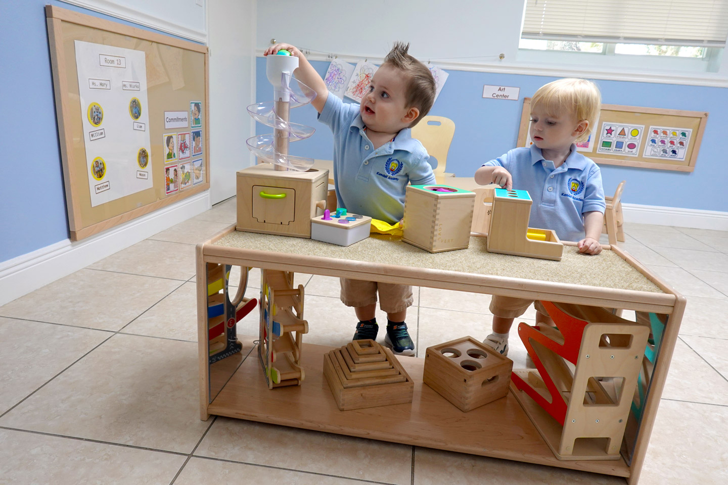Boys-Playing-in-STEM_00152